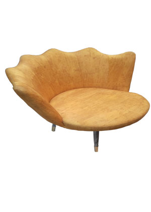 velvet-chair